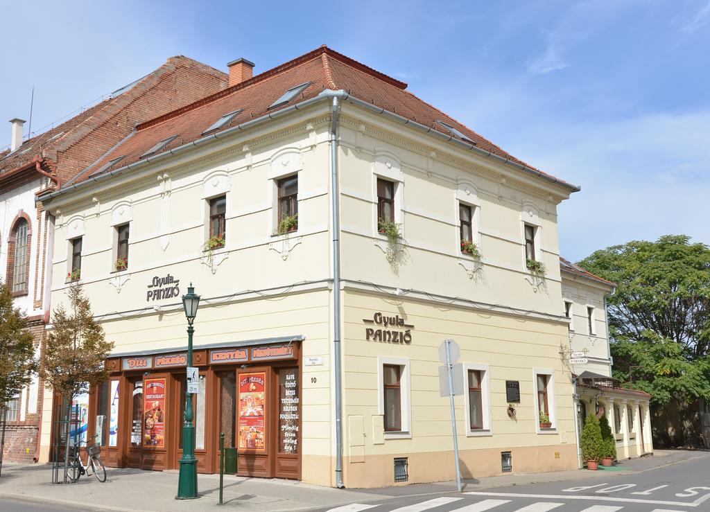 Gyula Panzio Hotel Exterior photo