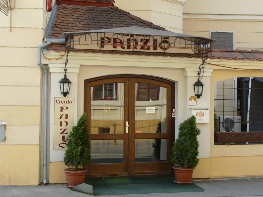 Gyula Panzio Hotel Exterior photo
